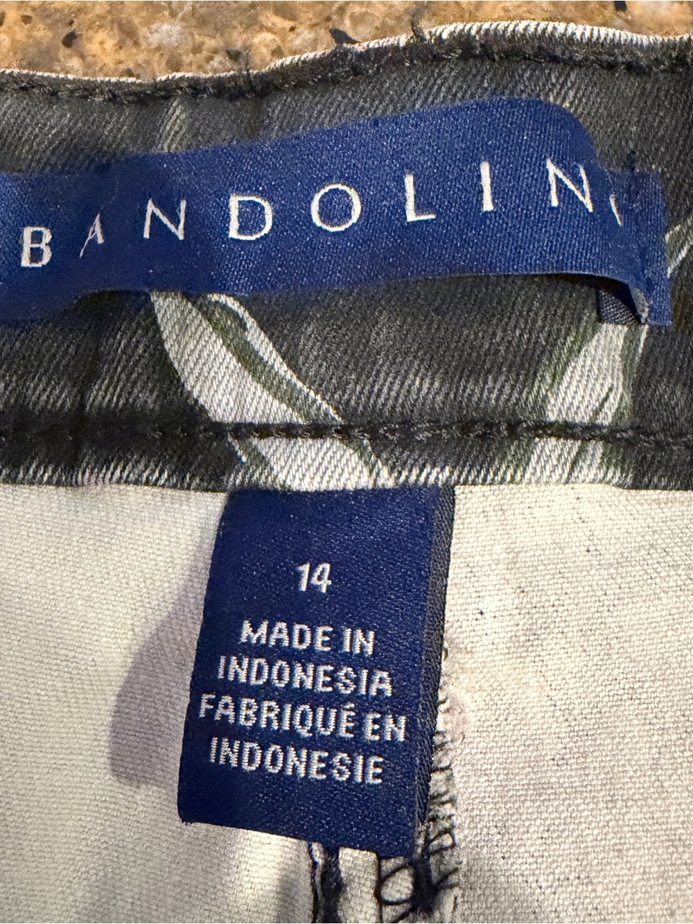 Bandolino Women’s Amy Modern Straight Leg Tummy Slimming Stretch Jeans Size 14 - Picture 6 of 8